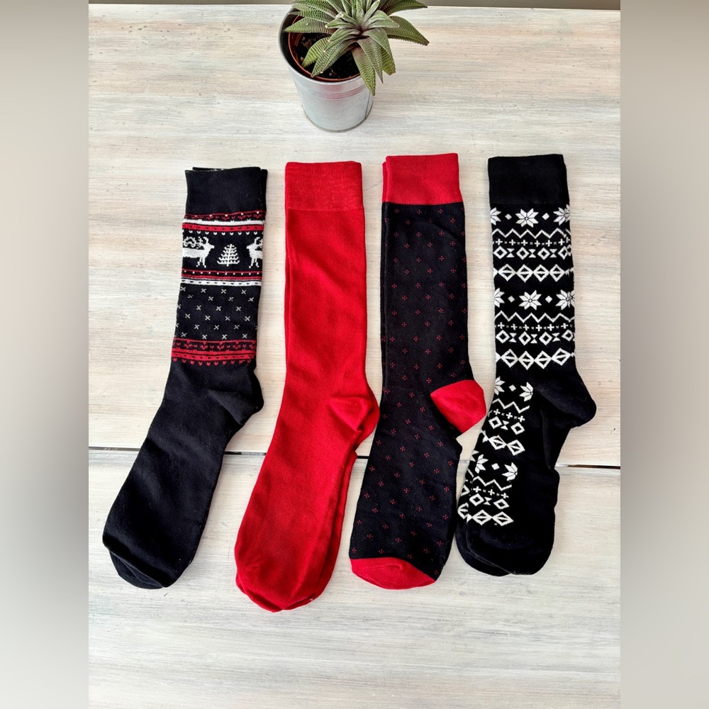 NWT Men’s Winter Sock Gift Set (4 Pairs). Festive & Classic Patterns. NEW ❤️